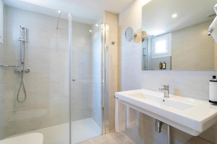 Halley Hotel & Apartments Affiliated By Melia Benidorm Ngoại thất bức ảnh